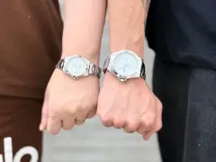 ساعت ست پوستر